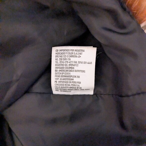 American Eagle Faux Fur Hooded Vest - Picture 12 of 12